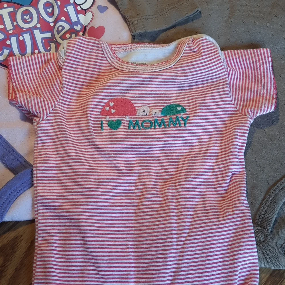 Onesies baby girl 0 to 3 months and one newborn